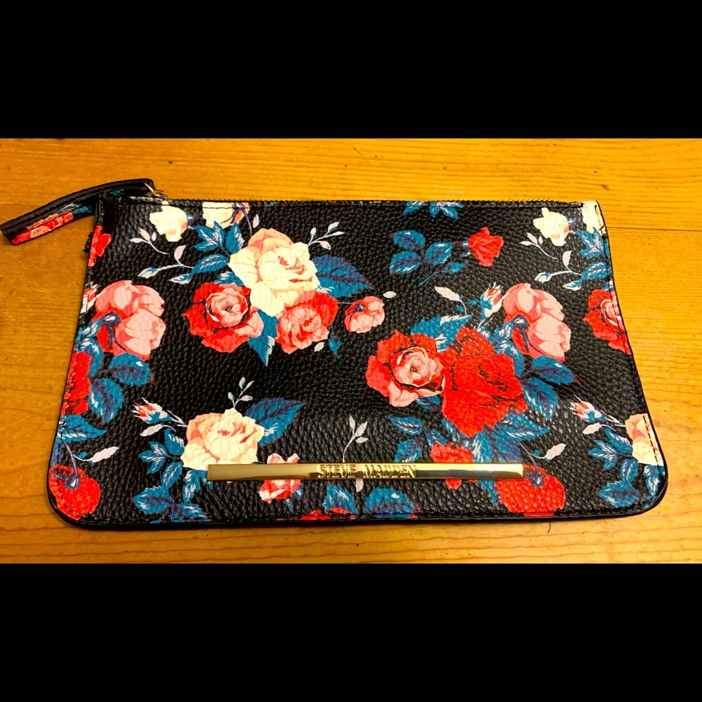 steve madden floral clutch, brand new never used. no tags.